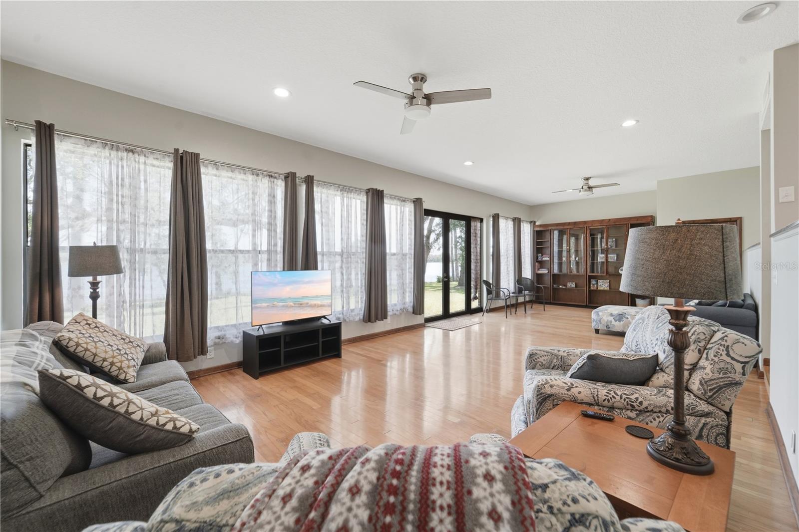 LOST HILL LAKE ESTATES UNIT 02 - Residential