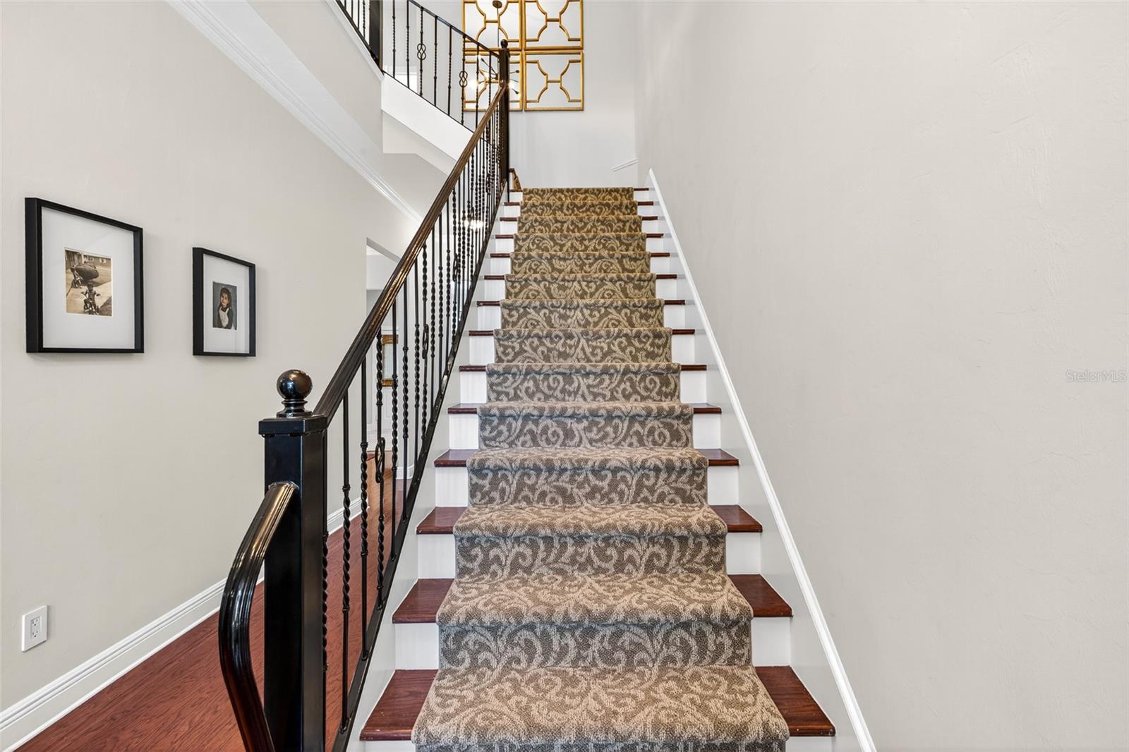 REGENTS PARK - Residential