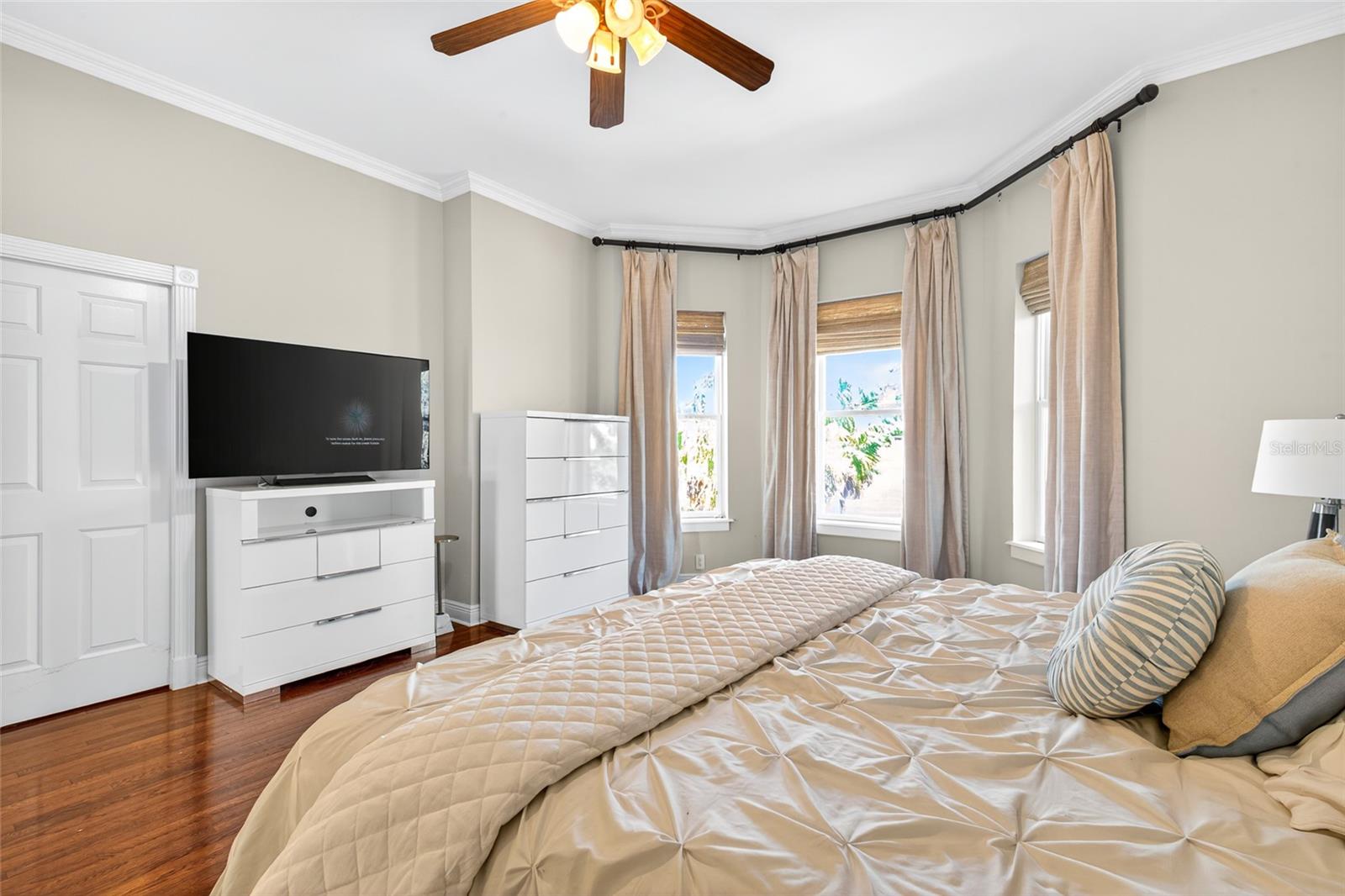 REGENTS PARK - Residential