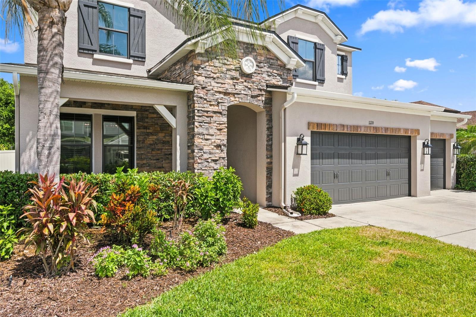 1120 MAZA PLACE