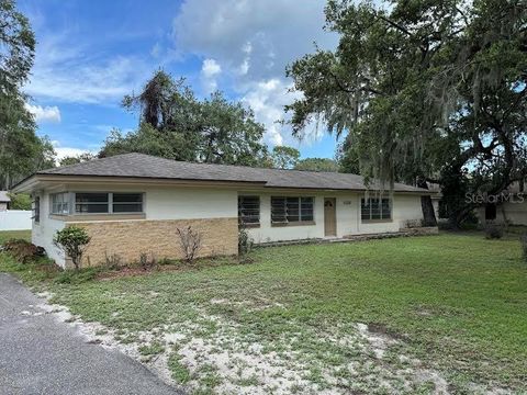 Photo of 5136 Lakewood Drive, Dade City, FL 33523 (MLS # TB8440659) Photo of 5136 Lakewood Drive, Dade City, FL 33523 (MLS # TB8440659)