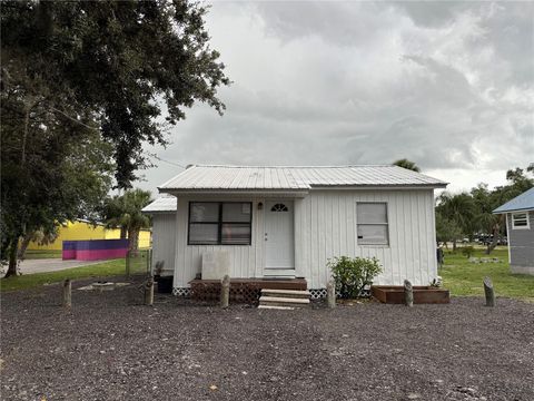 Photo of 101 S Rogers Avenue, Arcadia, FL 34266 (MLS # A4669723) Photo of 101 S Rogers Avenue, Arcadia, FL 34266 (MLS # A4669723)