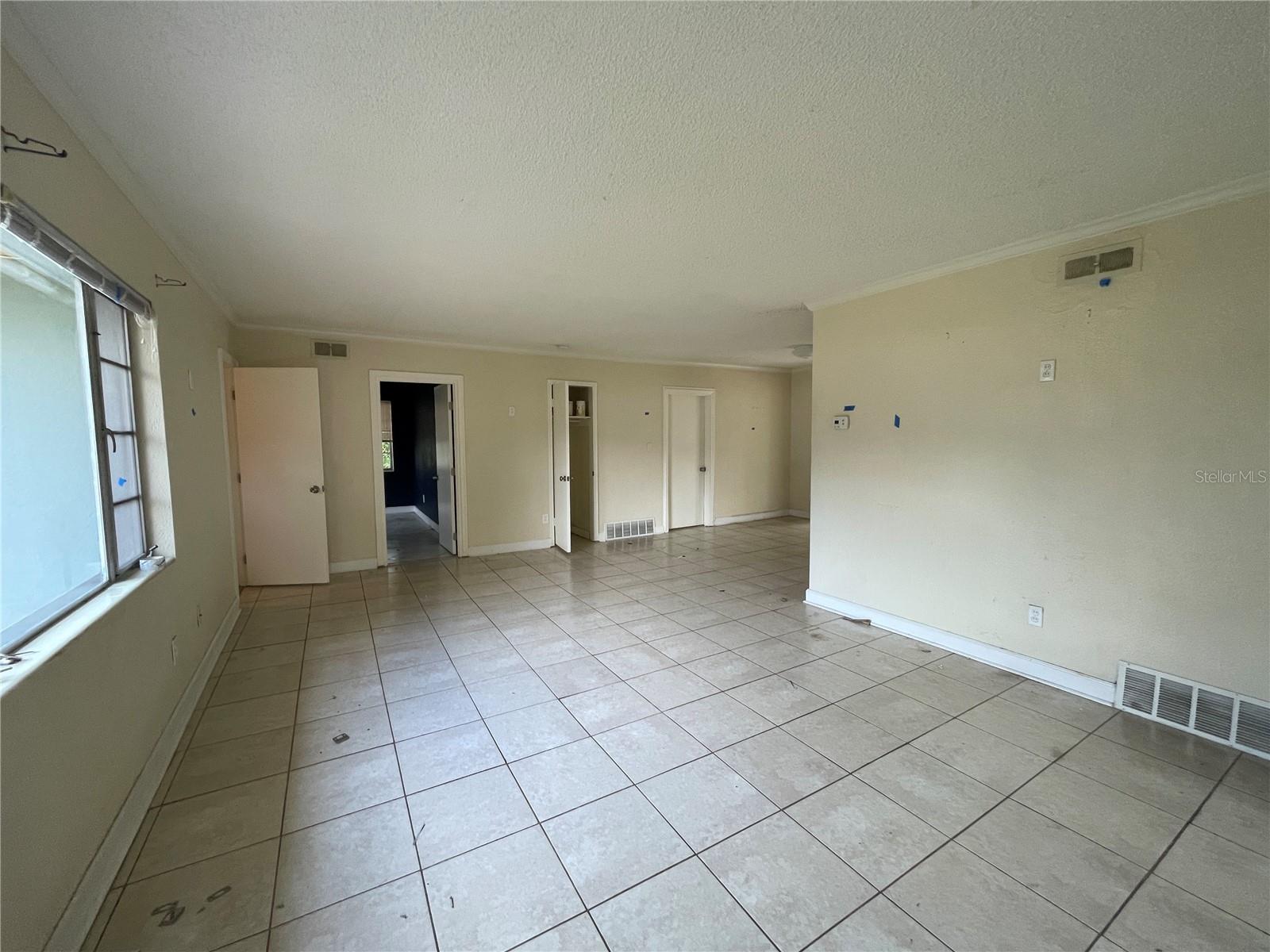 1401 S HIBISCUS STREET