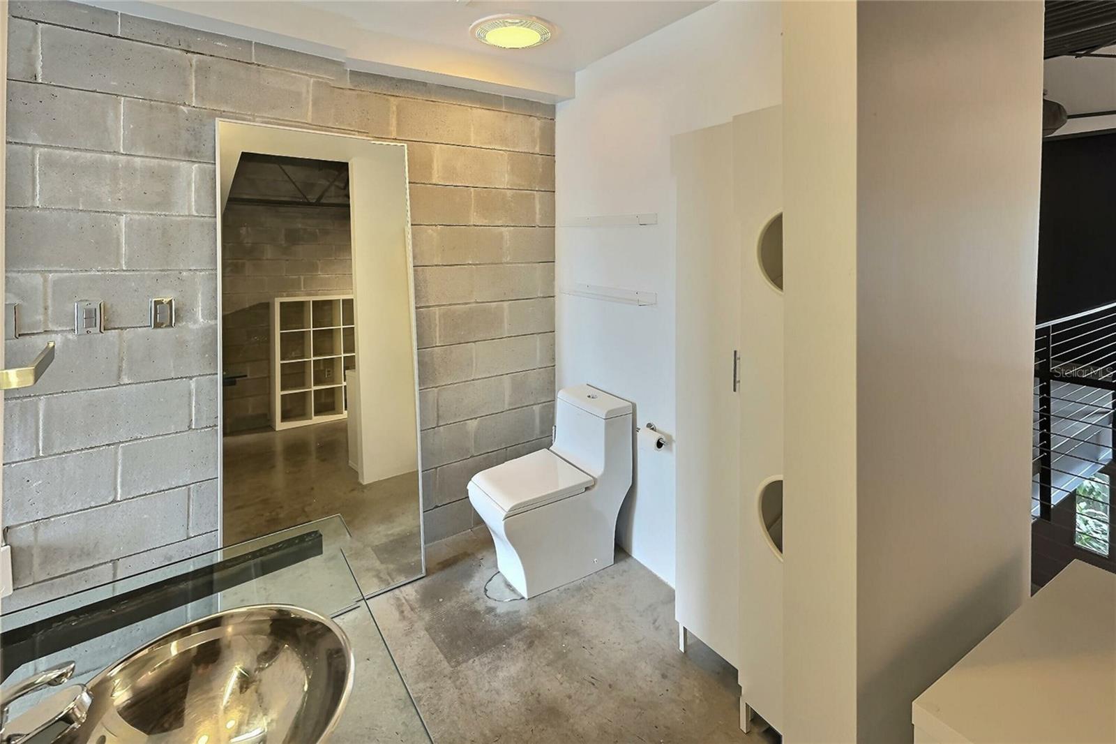 CHANNELSIDE LOFTS - Residential Lease