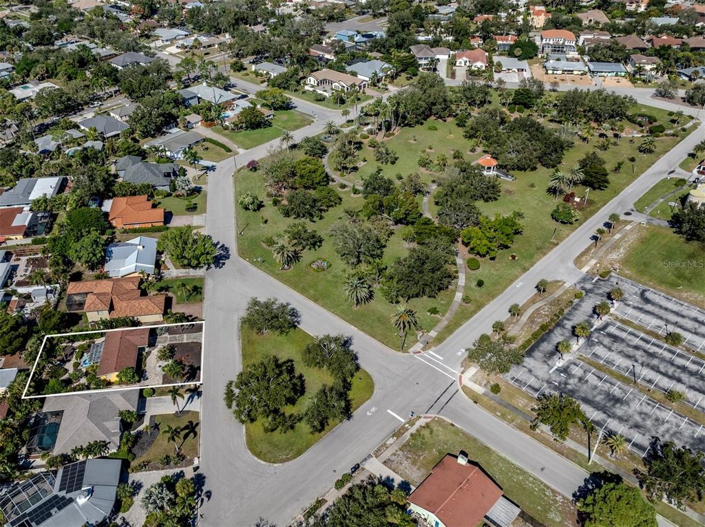 Photo of 428 Pensacola Road, Venice, FL 34285 (MLS # N6141242)