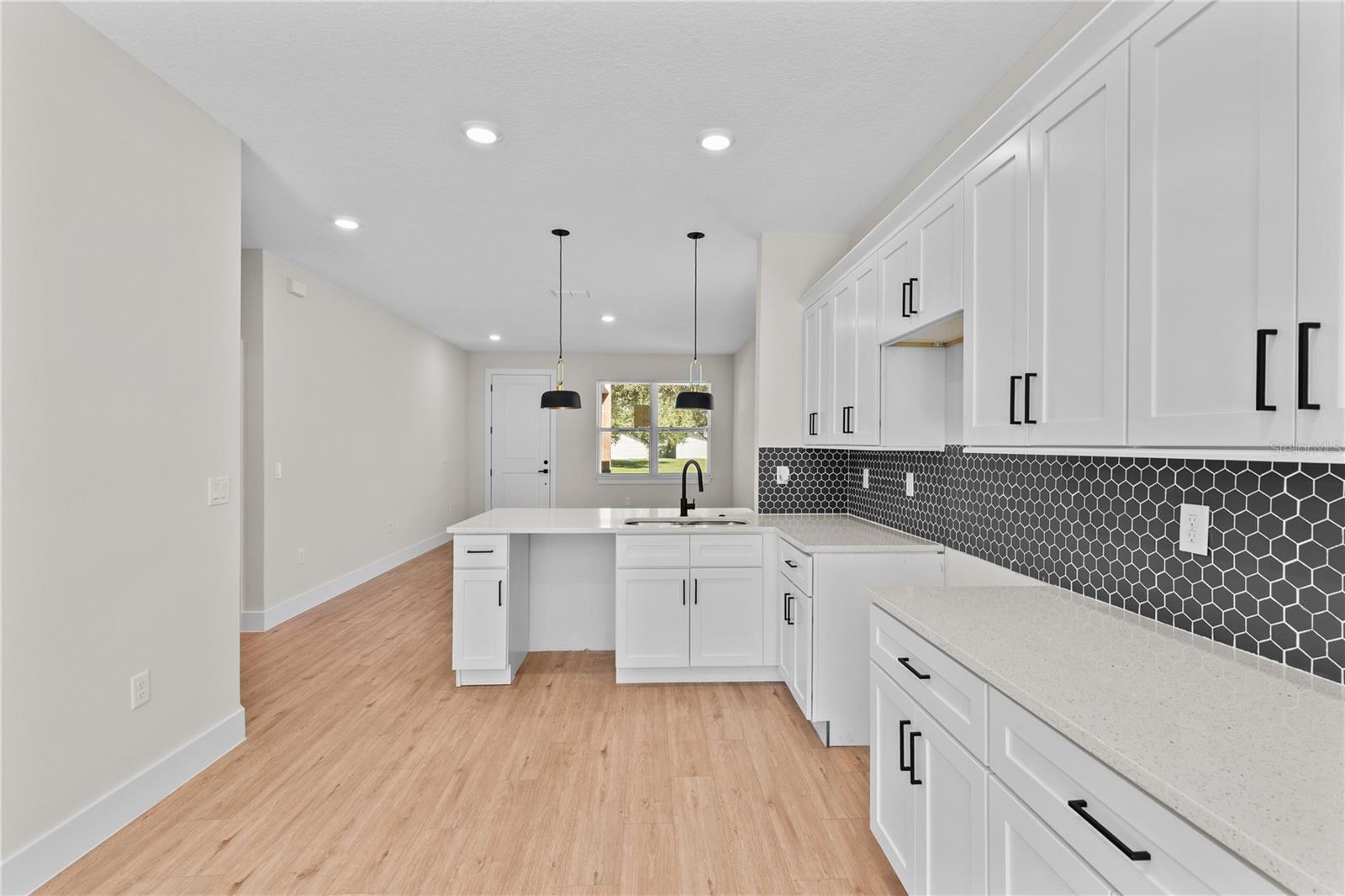 ANNANDALE PARK - Residential