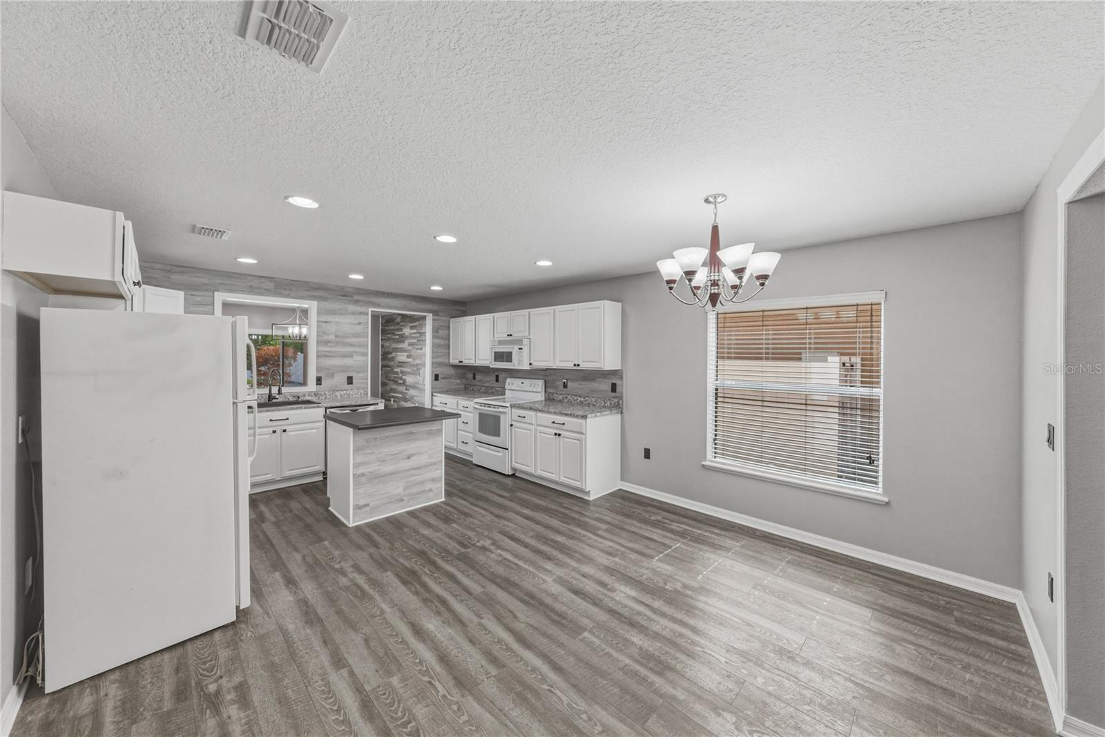 ABBEY GLEN I A-E - Residential