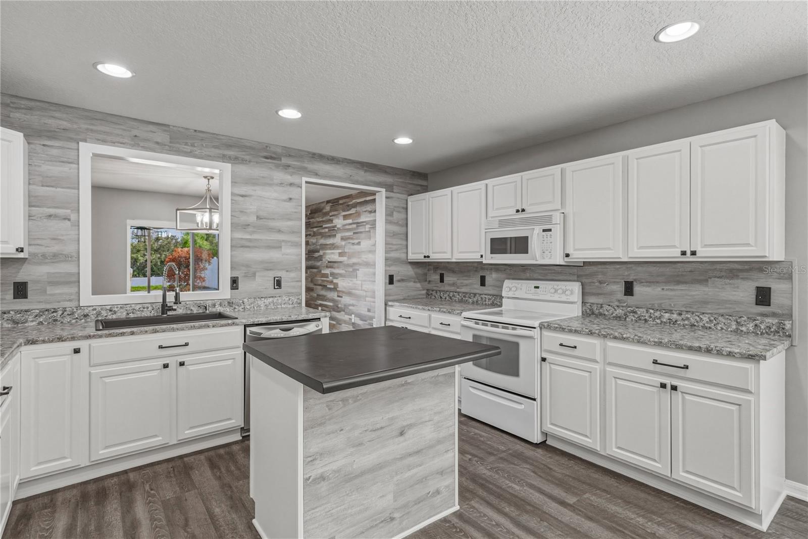 ABBEY GLEN I A-E - Residential