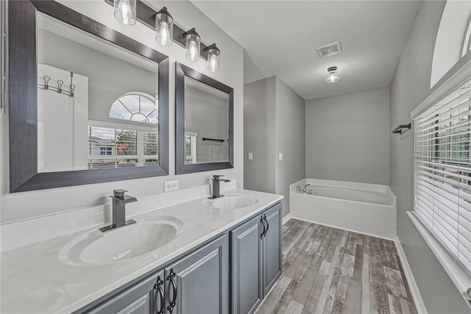 ABBEY GLEN I A-E - Residential