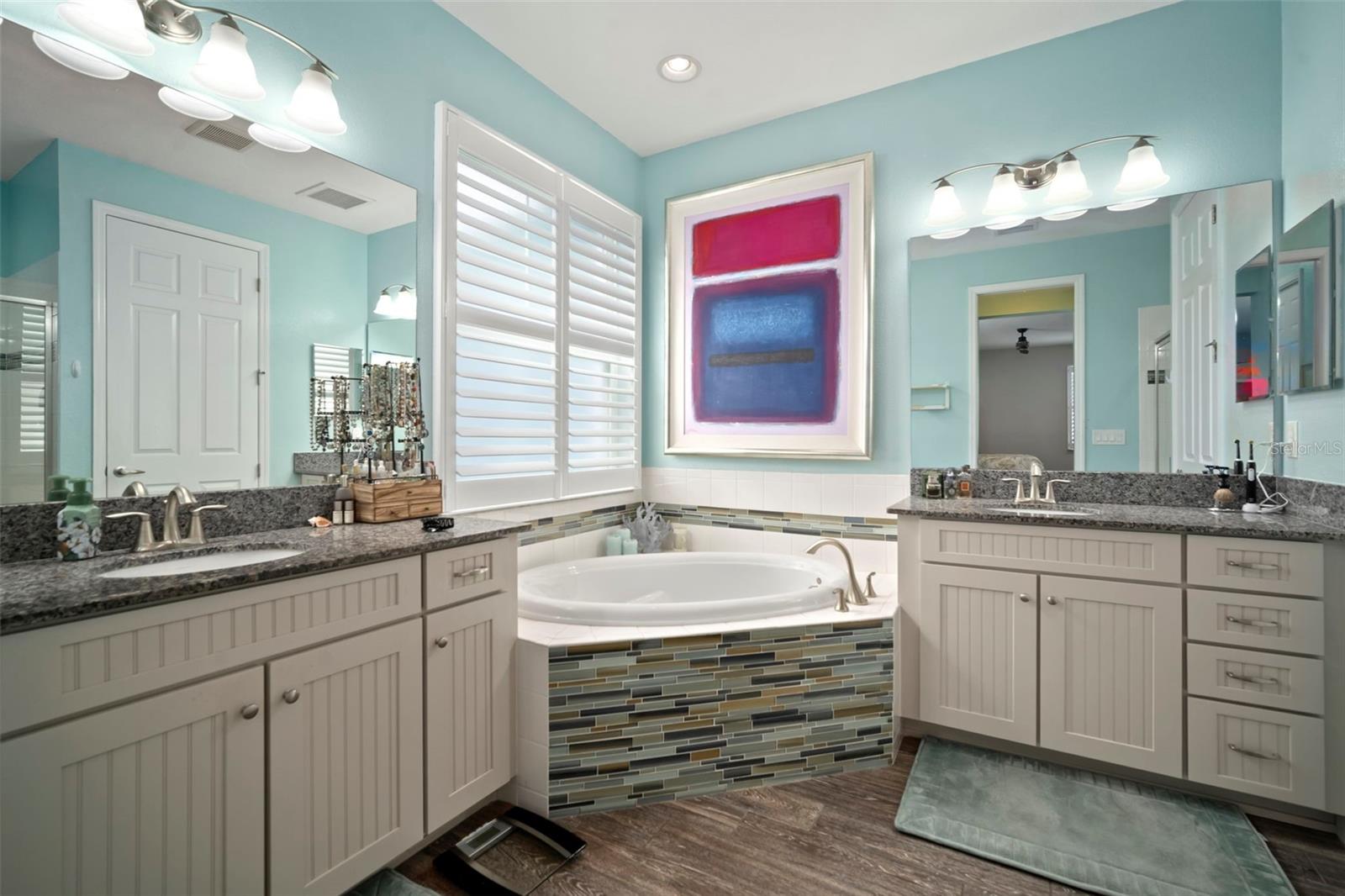 MIRABAY PRCL 22 - Residential