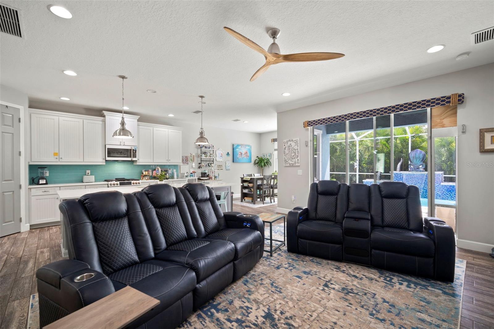MIRABAY PRCL 22 - Residential