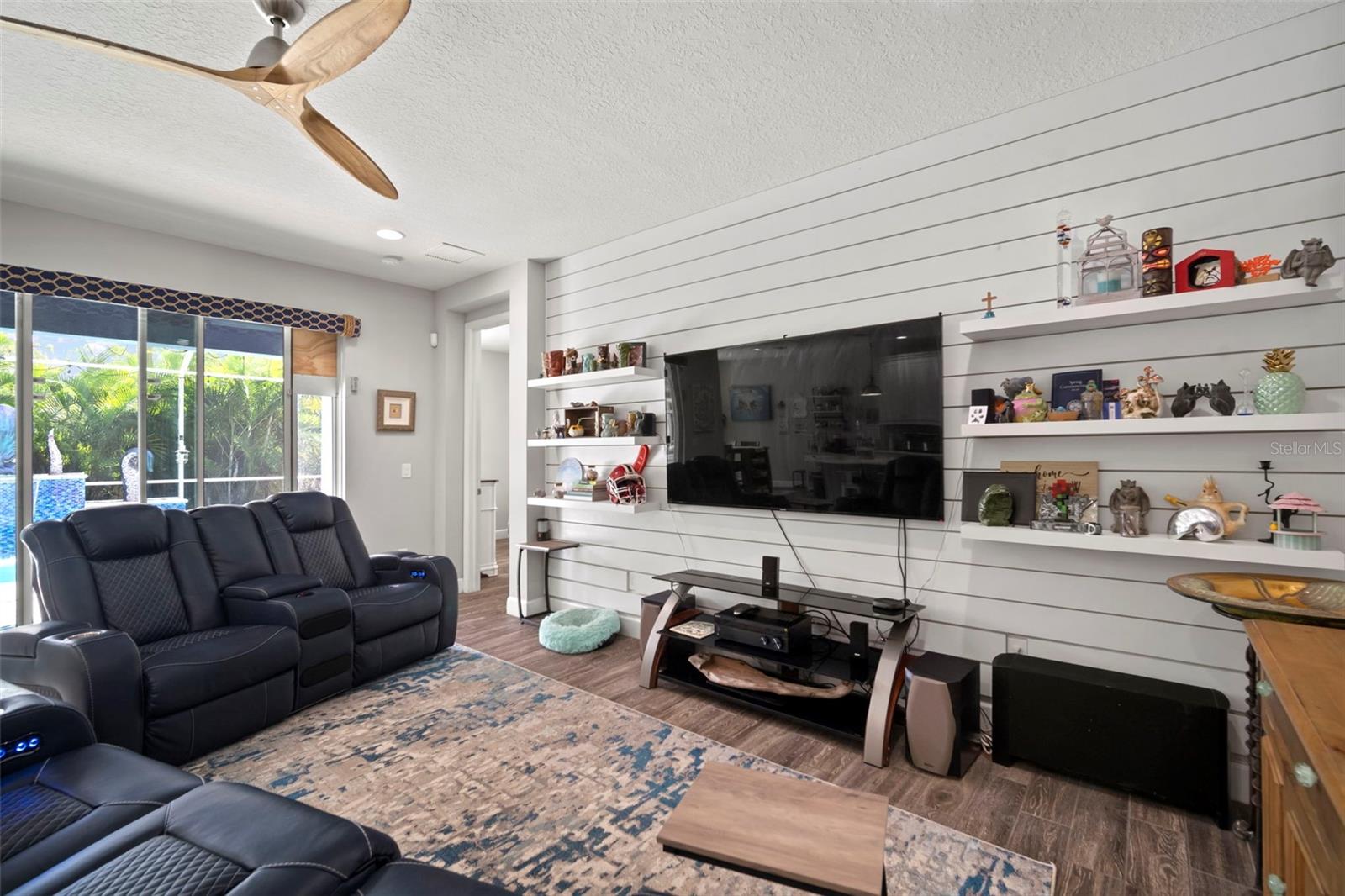 MIRABAY PRCL 22 - Residential