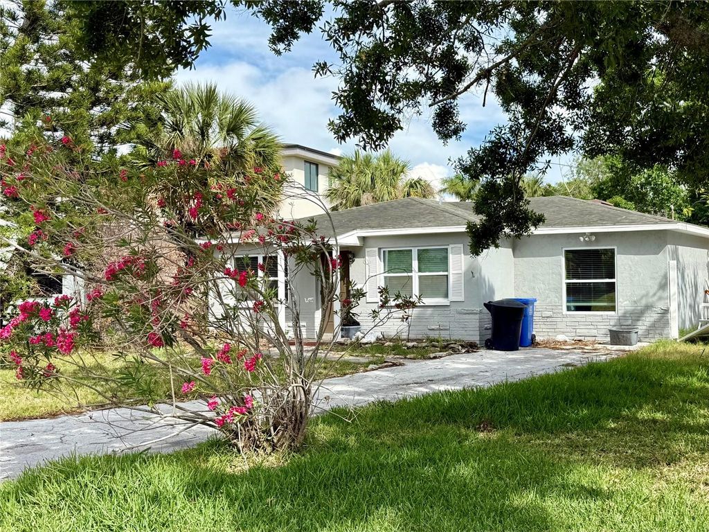 Photo of 1910 New Hampshire Avenue NE, St Petersburg, FL 33703 (MLS # TB8382672)
