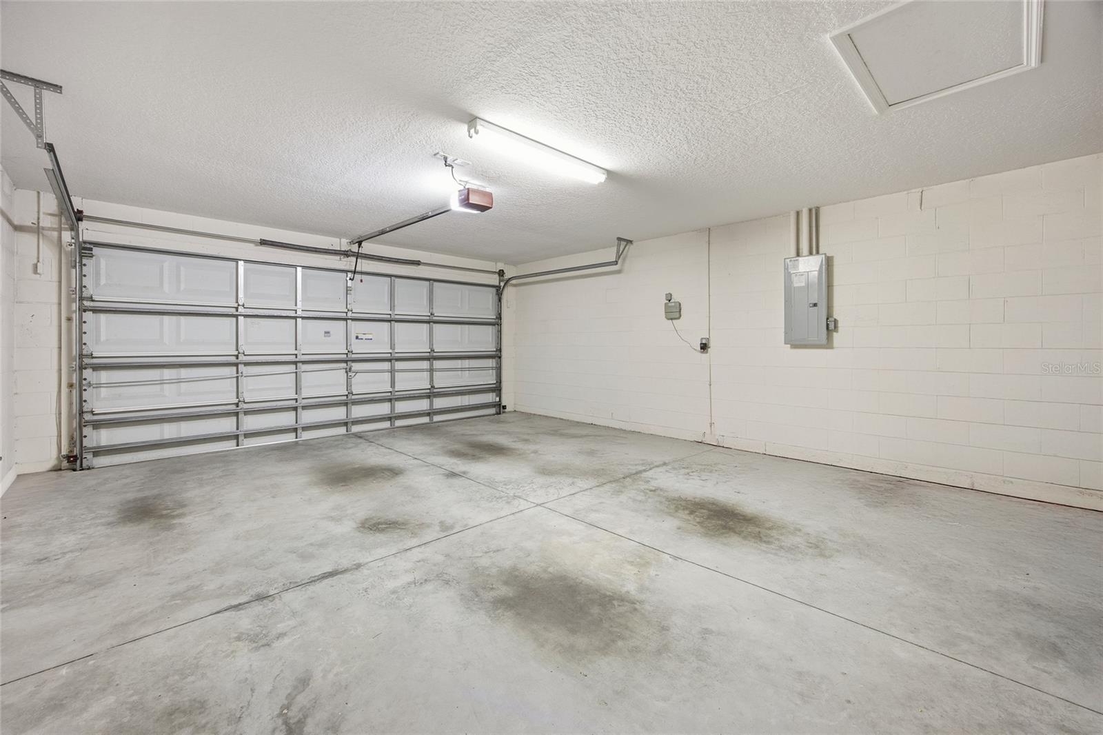 AUTUMN RIDGE - Residential