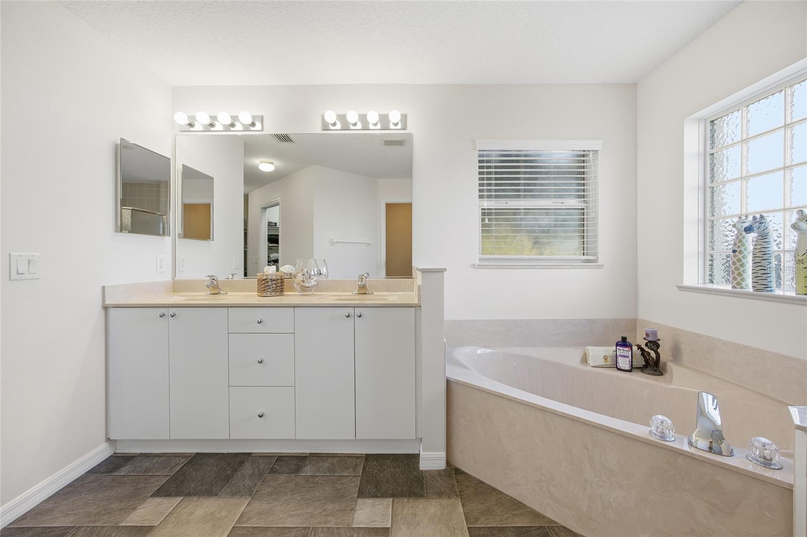 AUTUMN RIDGE - Residential