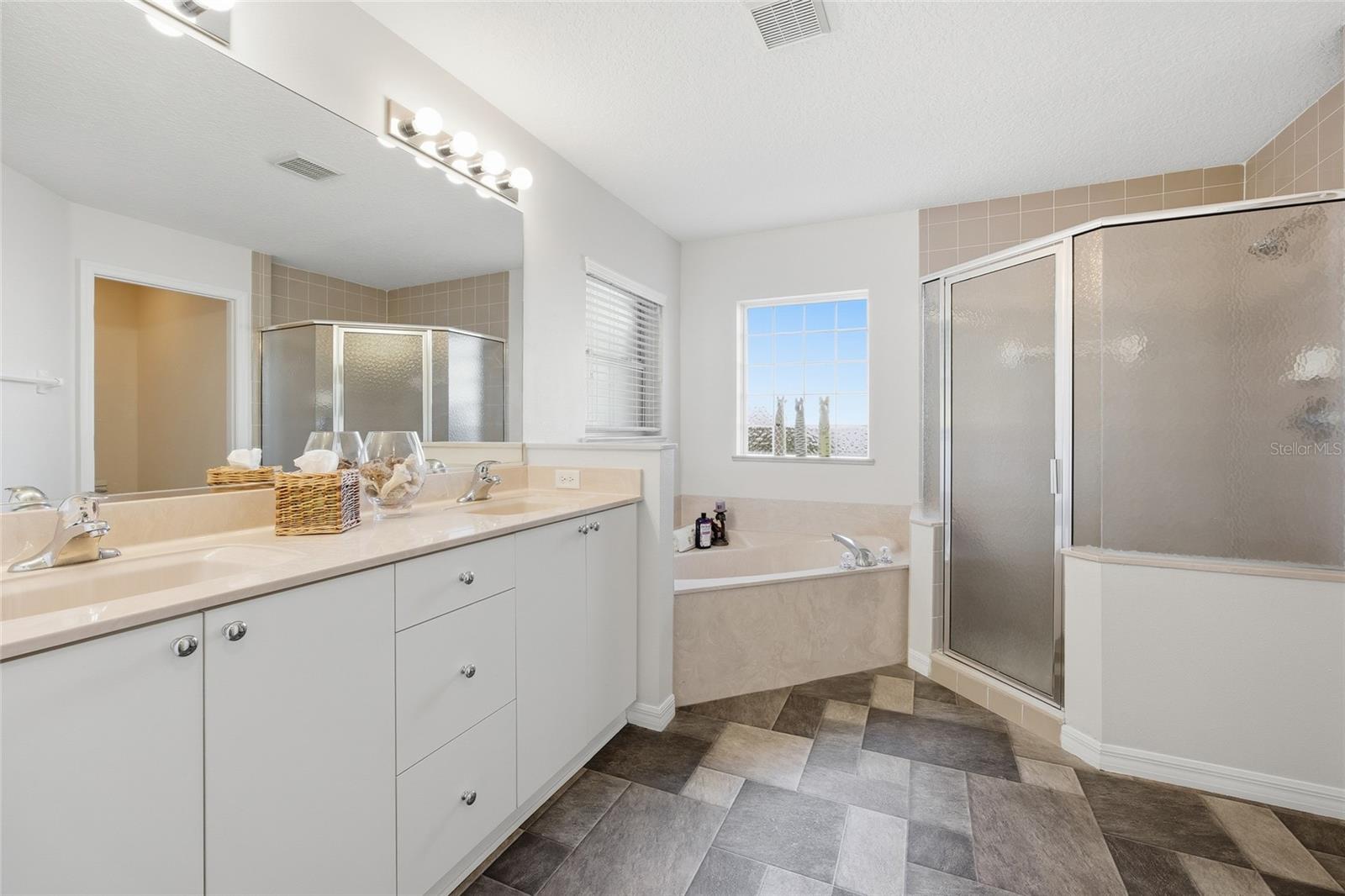 AUTUMN RIDGE - Residential