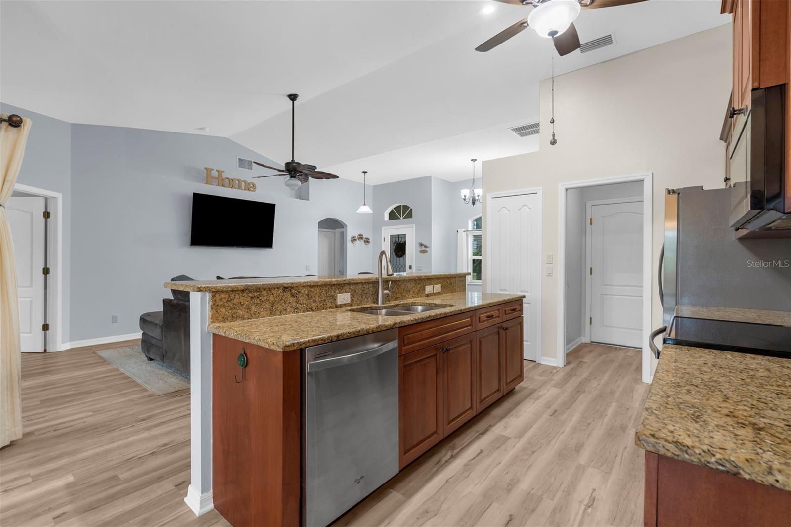 SOUTH VENICE - Residential