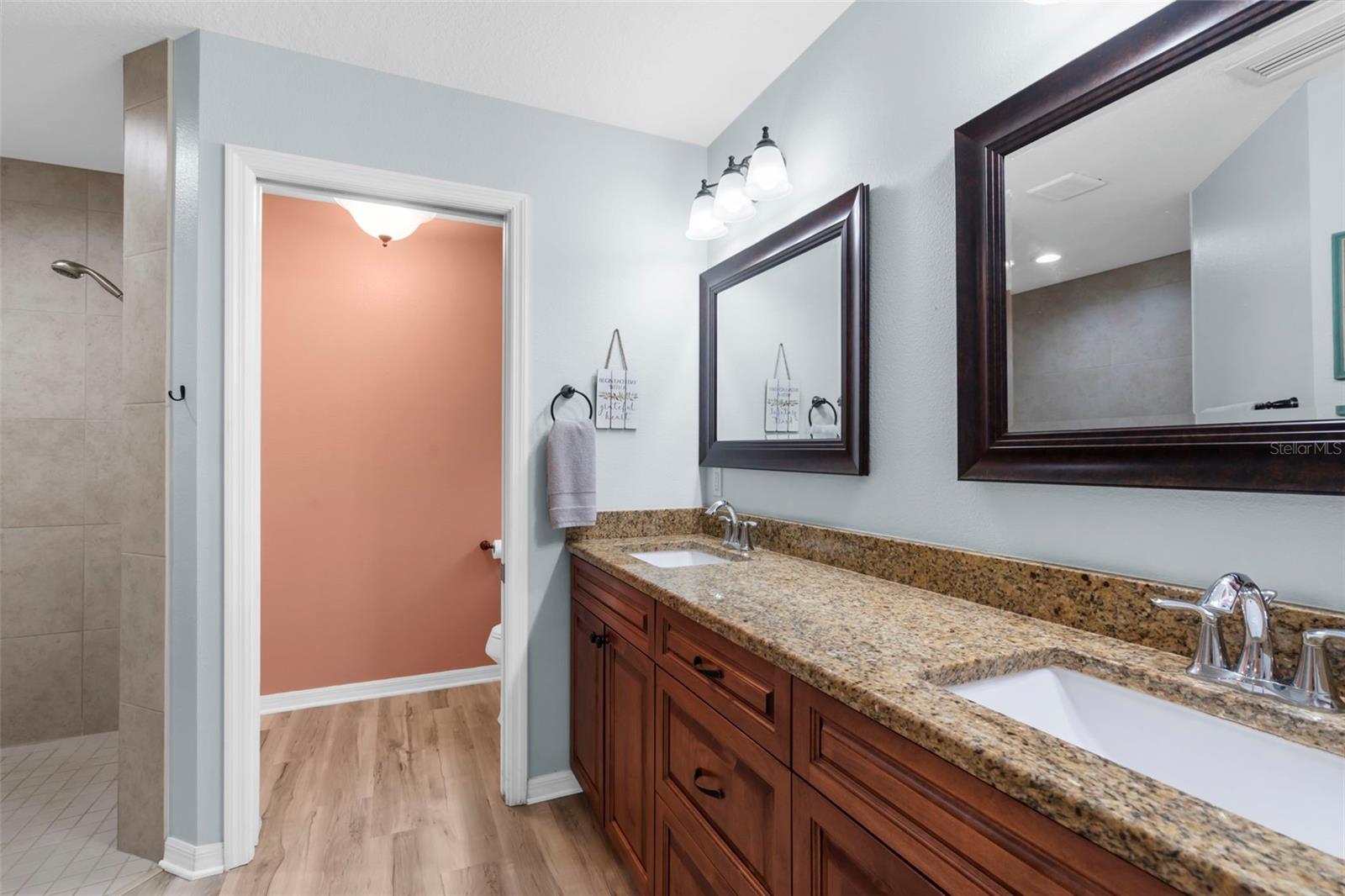 SOUTH VENICE - Residential