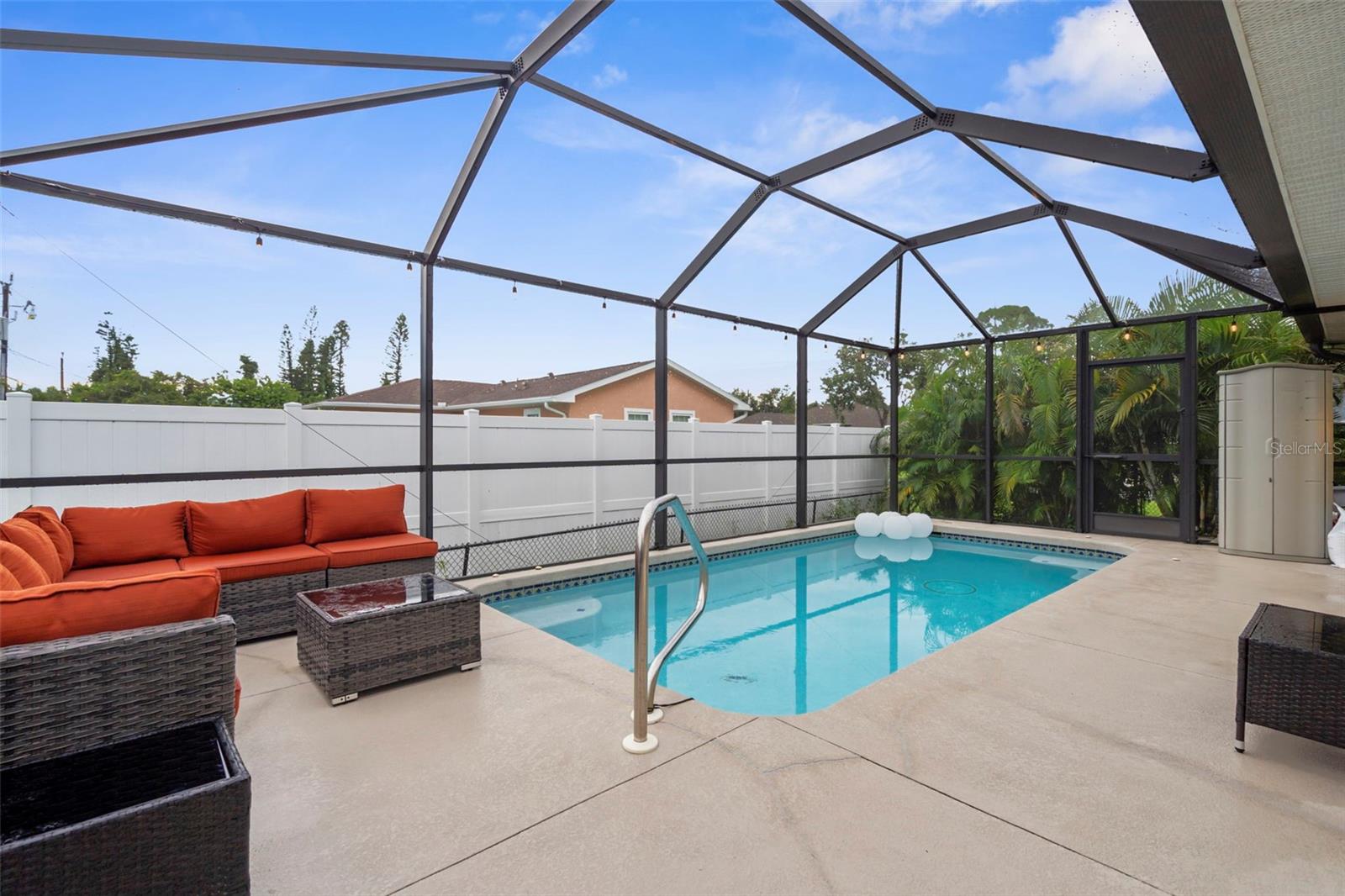 SOUTH VENICE - Residential