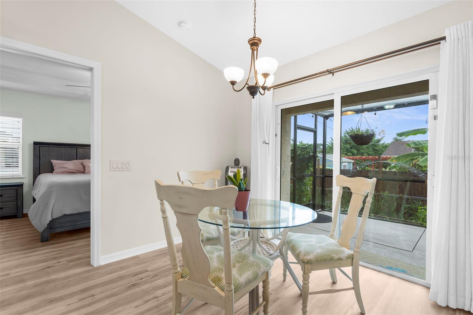 SOUTH VENICE - Residential