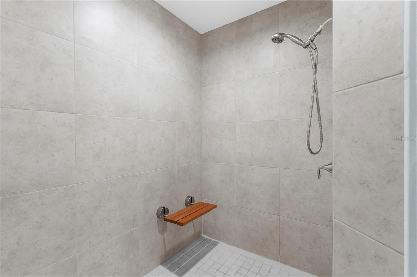 SOUTH VENICE - Residential