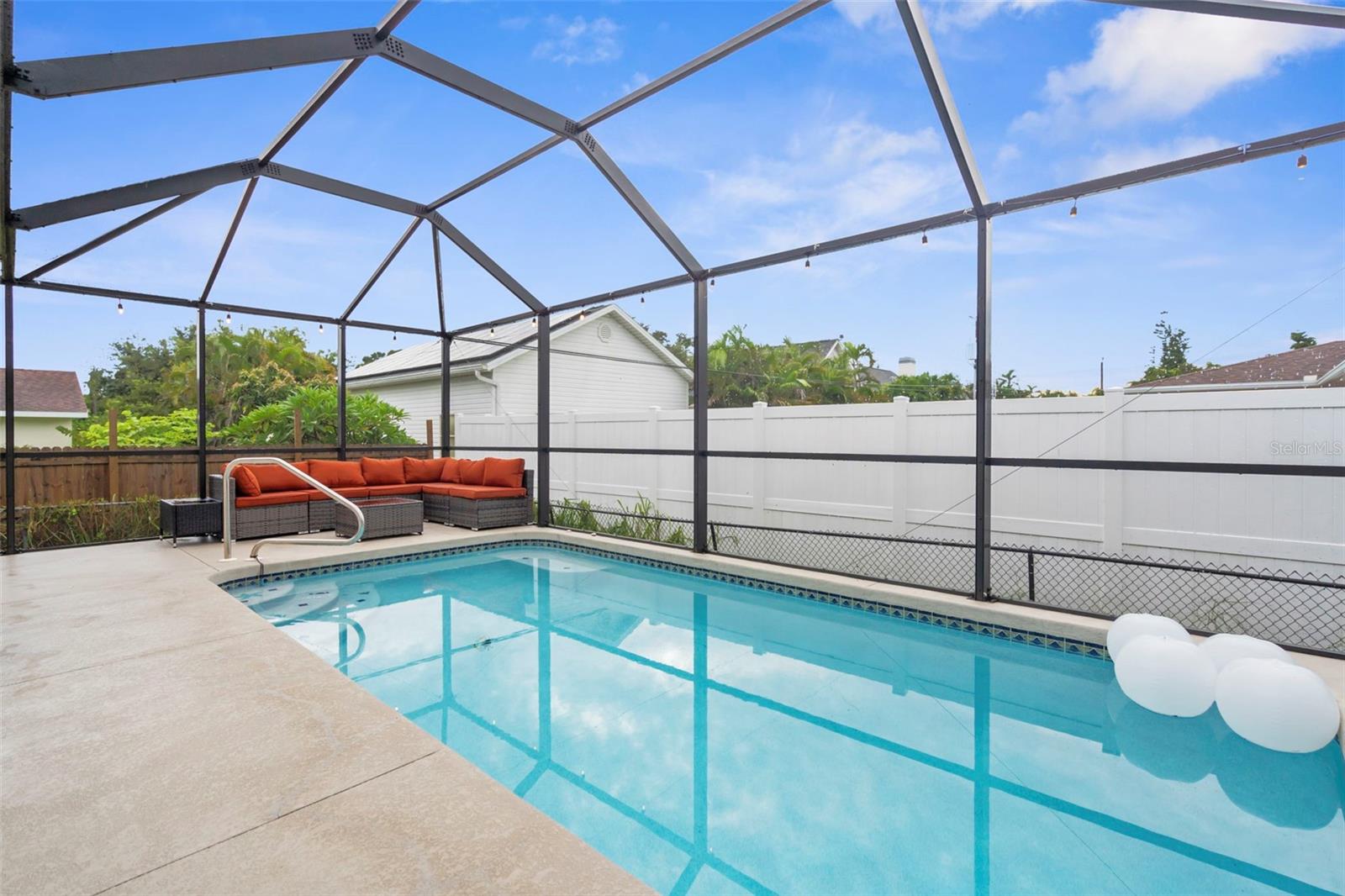 SOUTH VENICE - Residential