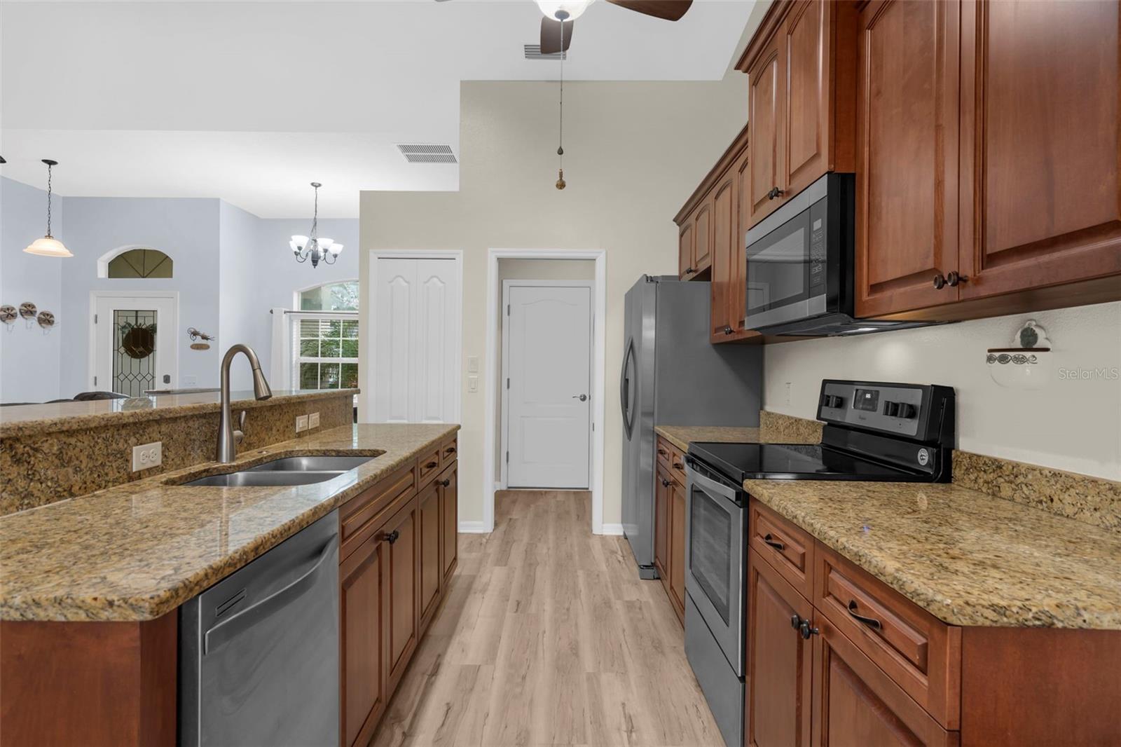 SOUTH VENICE - Residential