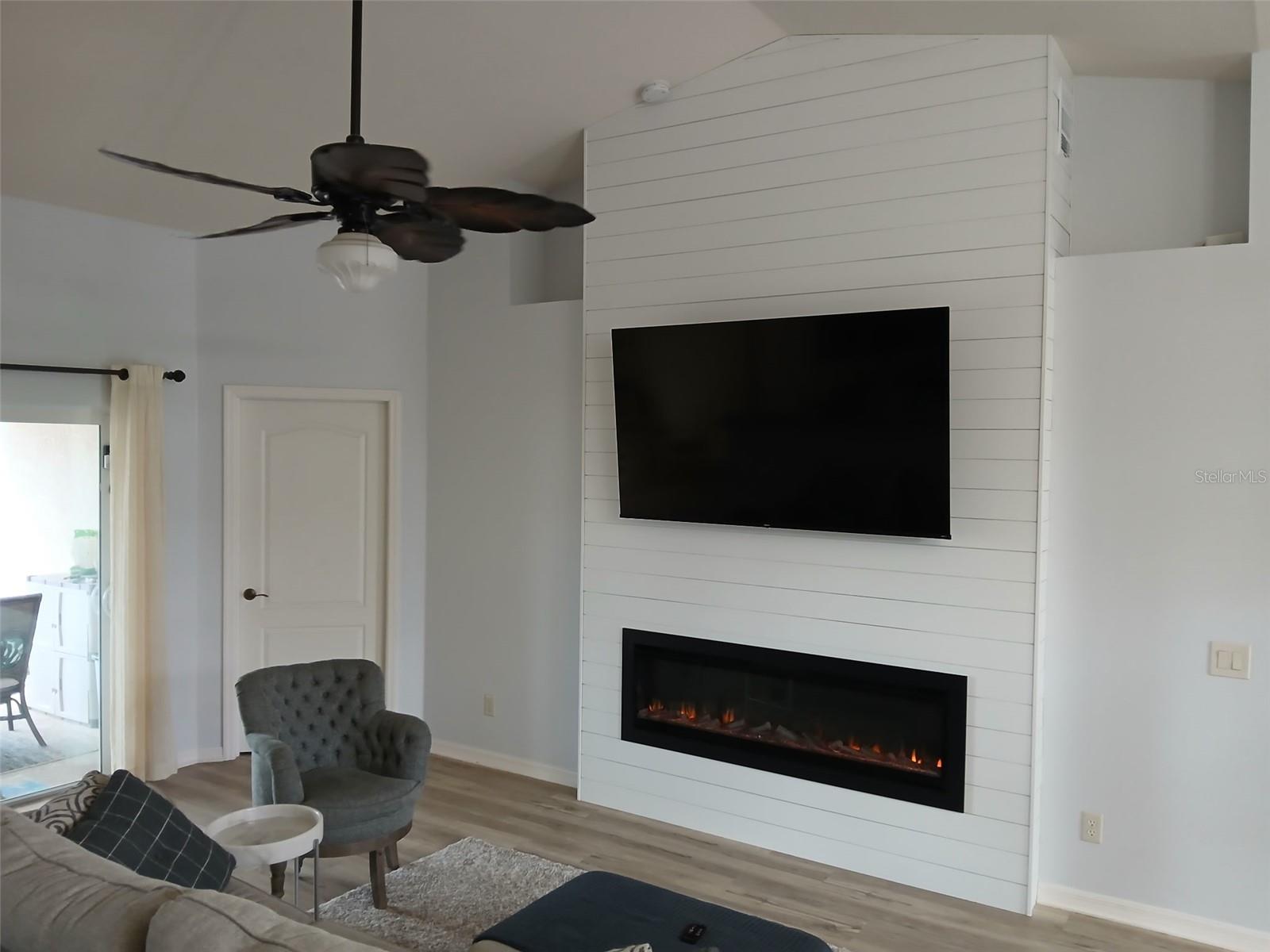 SOUTH VENICE - Residential