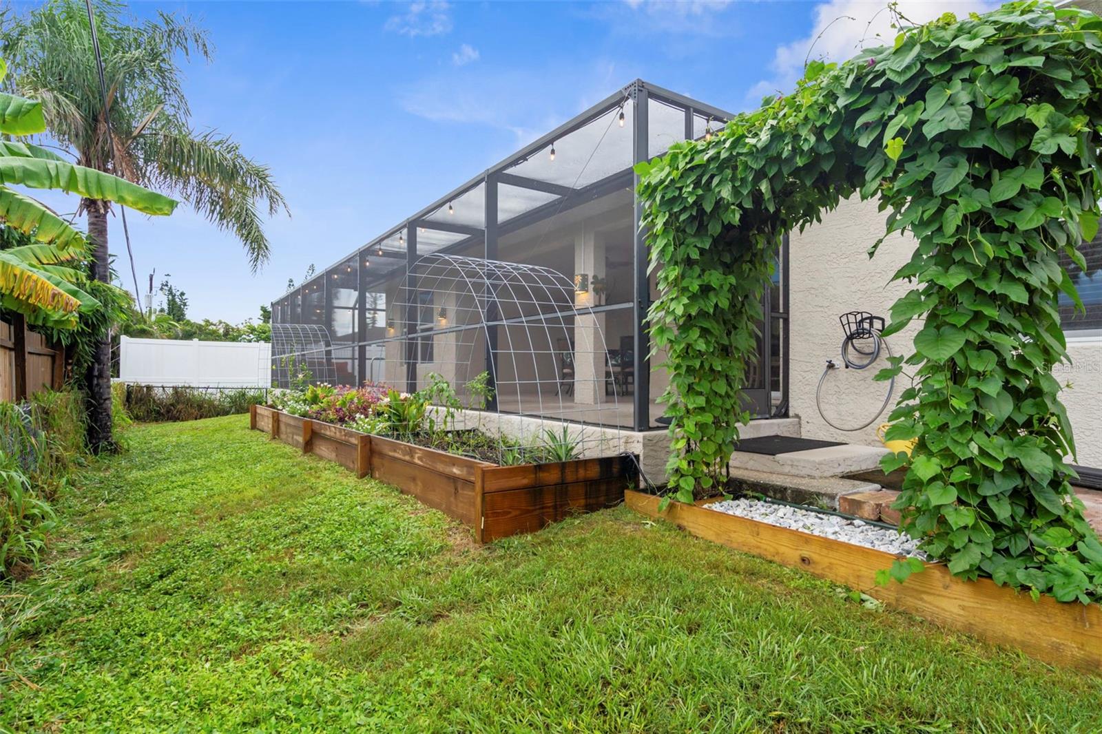 SOUTH VENICE - Residential