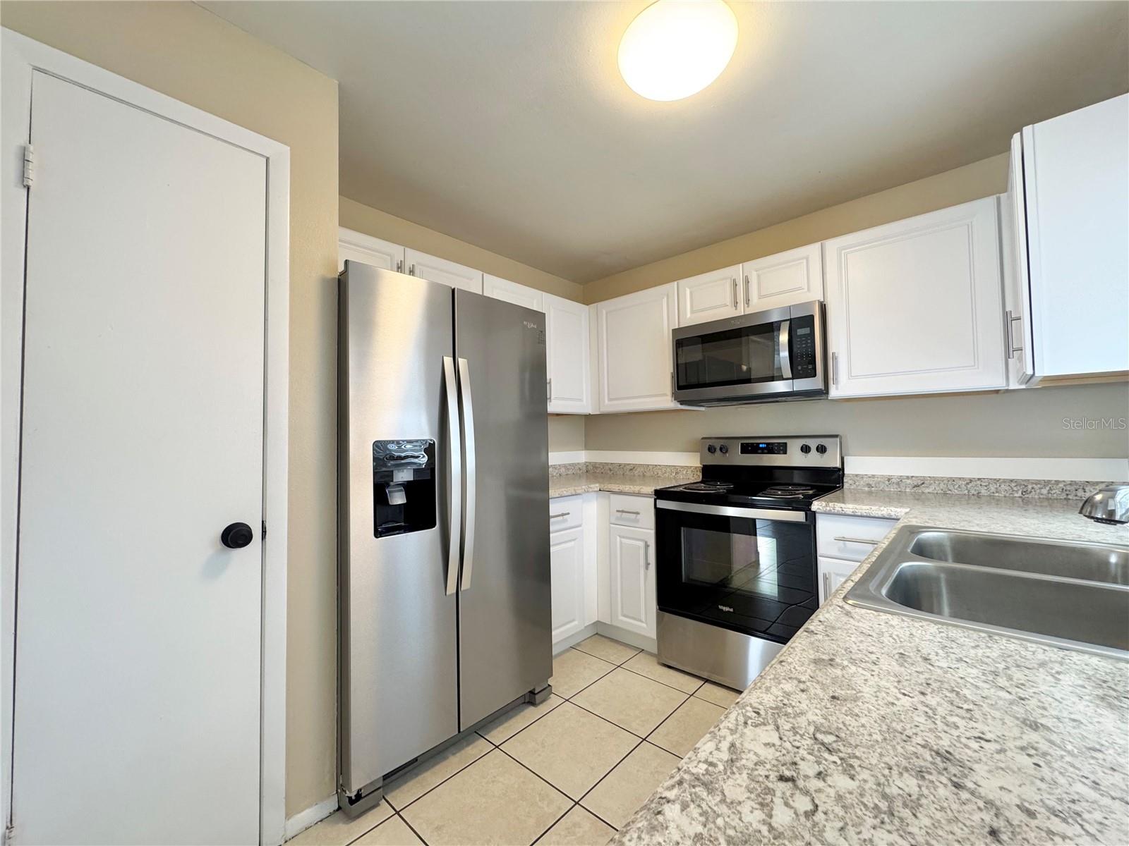 817 WHISPER LAKE COURT