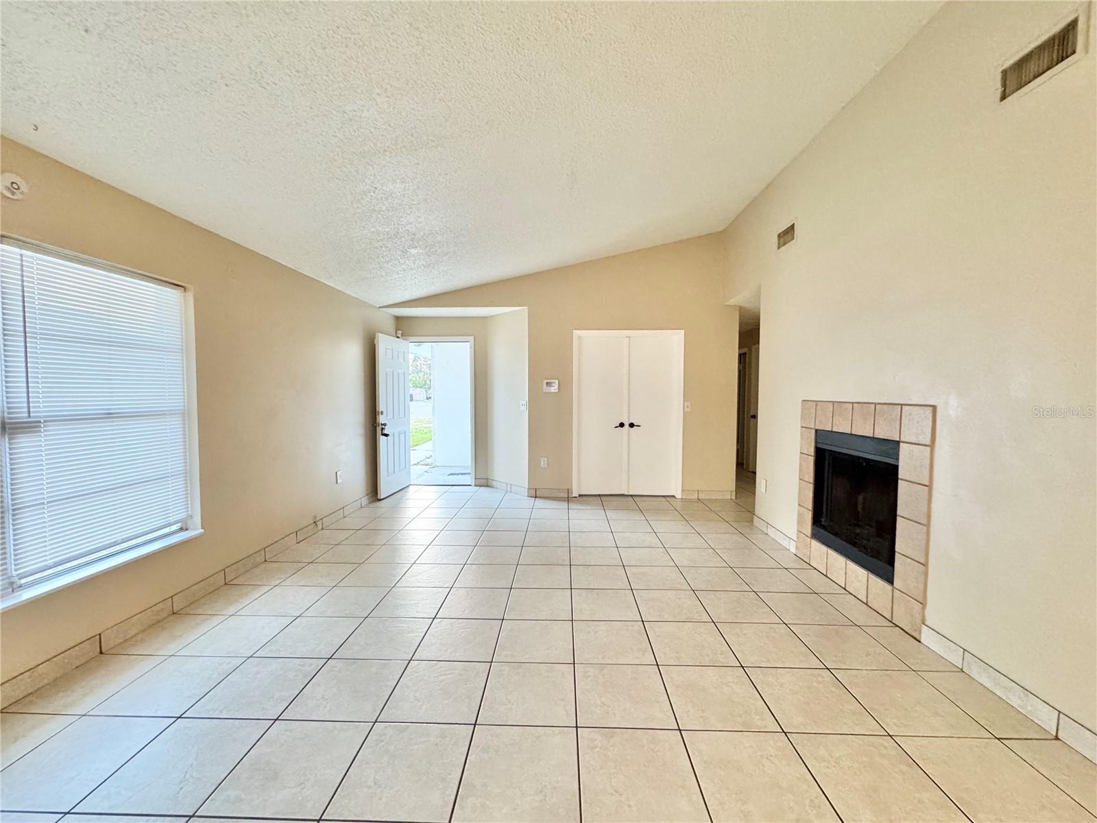 WHISPER LAKE 01 - Residential