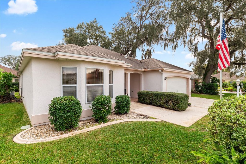 Photo of 703 Melendez Way, The Villages, FL 32159 (MLS # G5104627)