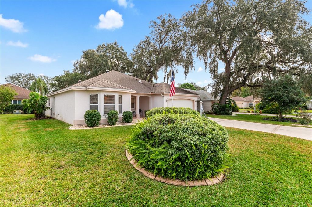 Photo of 703 Melendez Way, The Villages, FL 32159 (MLS # G5104627)