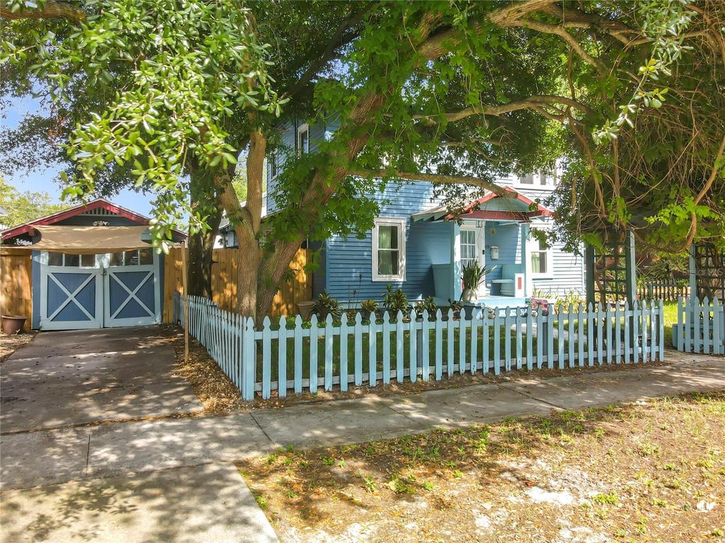 Photo of 701 14th Street N, St Petersburg, FL 33705 (MLS # O6403489)