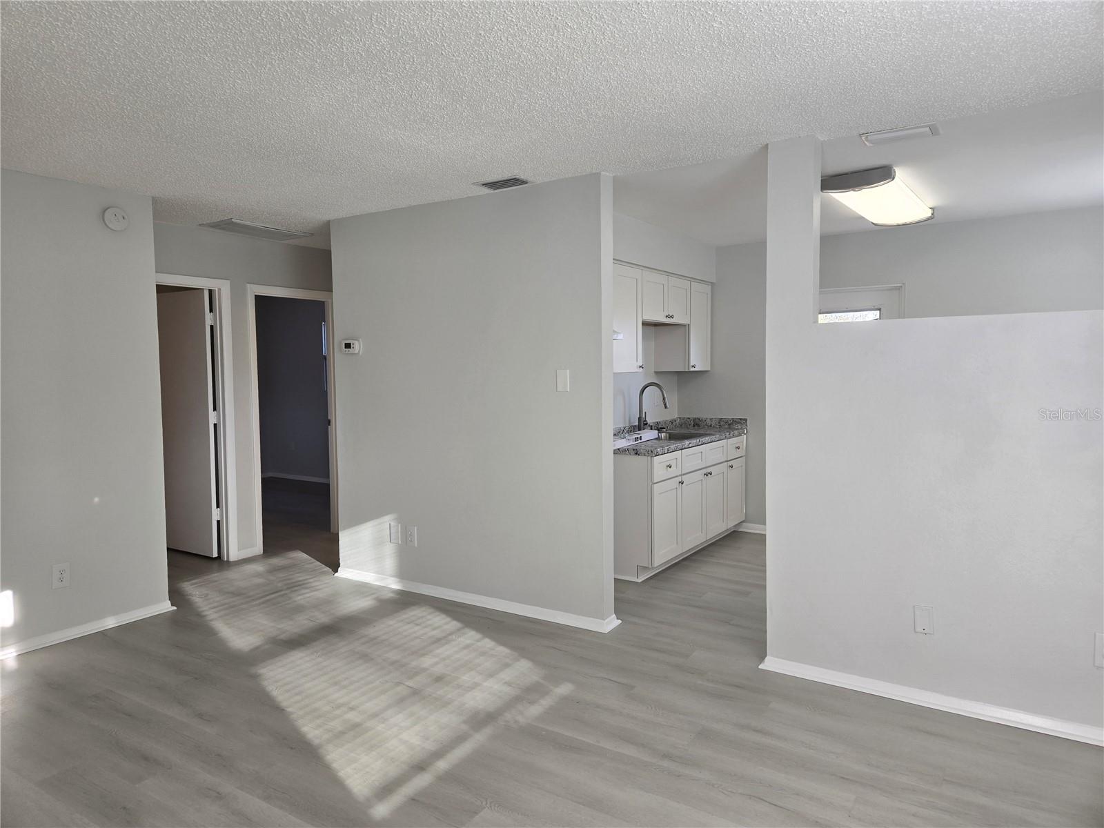 LAKE PALMS SEC 3 - Residential Lease