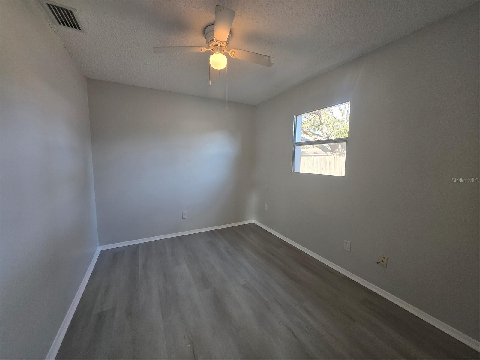 LAKE PALMS SEC 3 - Residential Lease