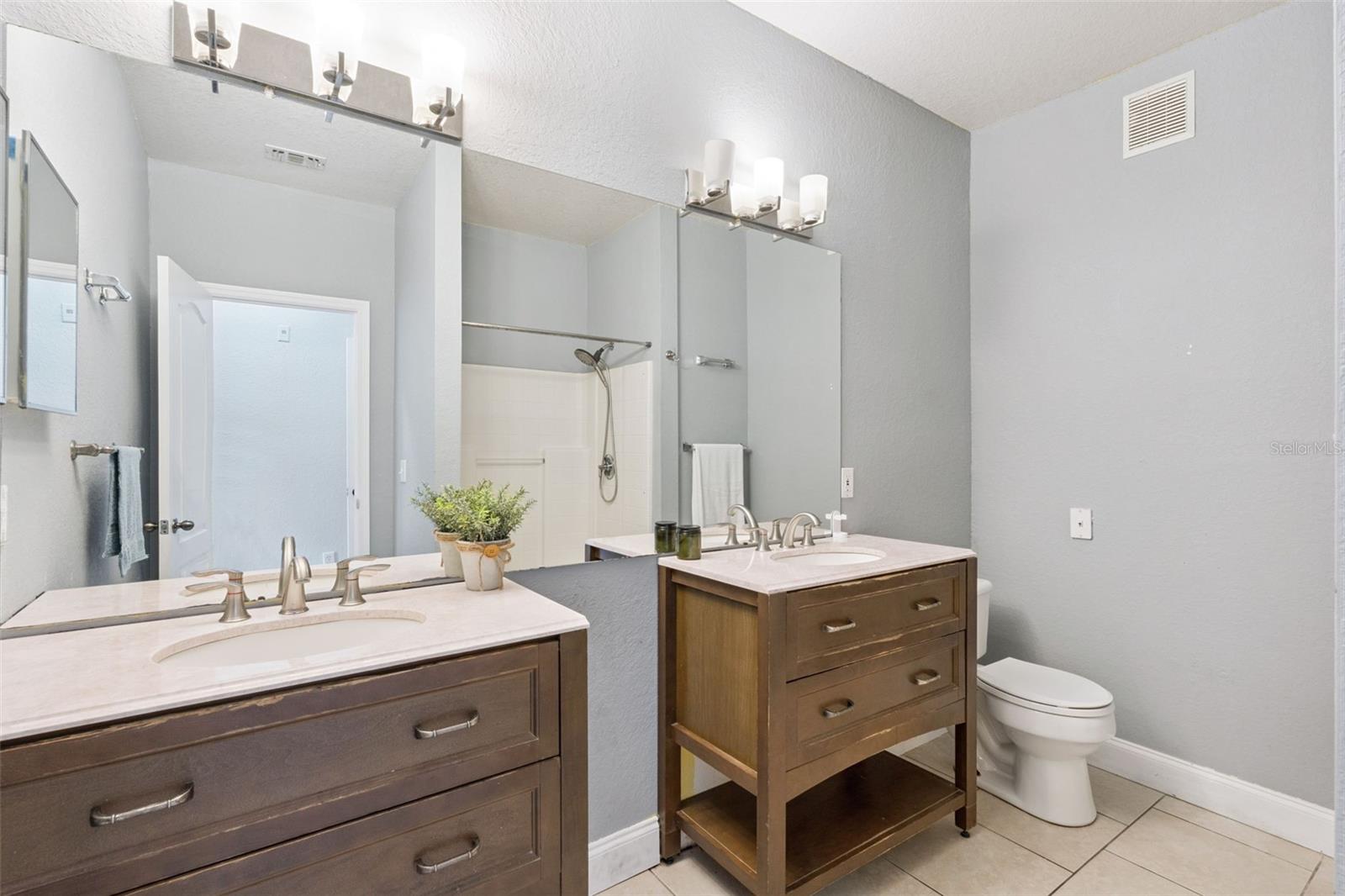 GRAND RESERVE/KIRKMAN PARKE CO - Residential