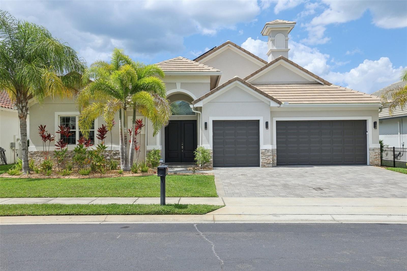 2586 LANCASTER RIDGE