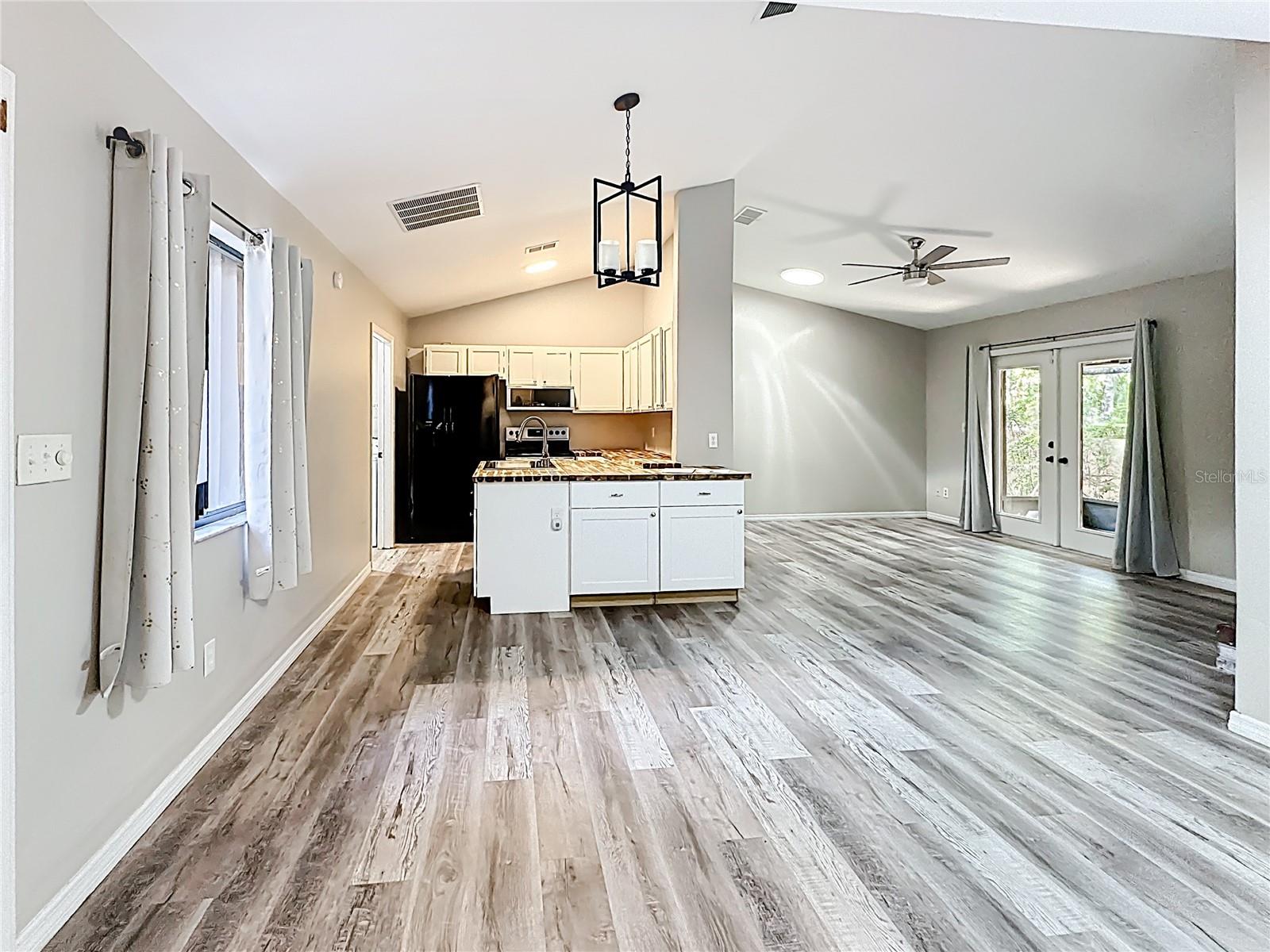 CEDAR CREEK - Residential