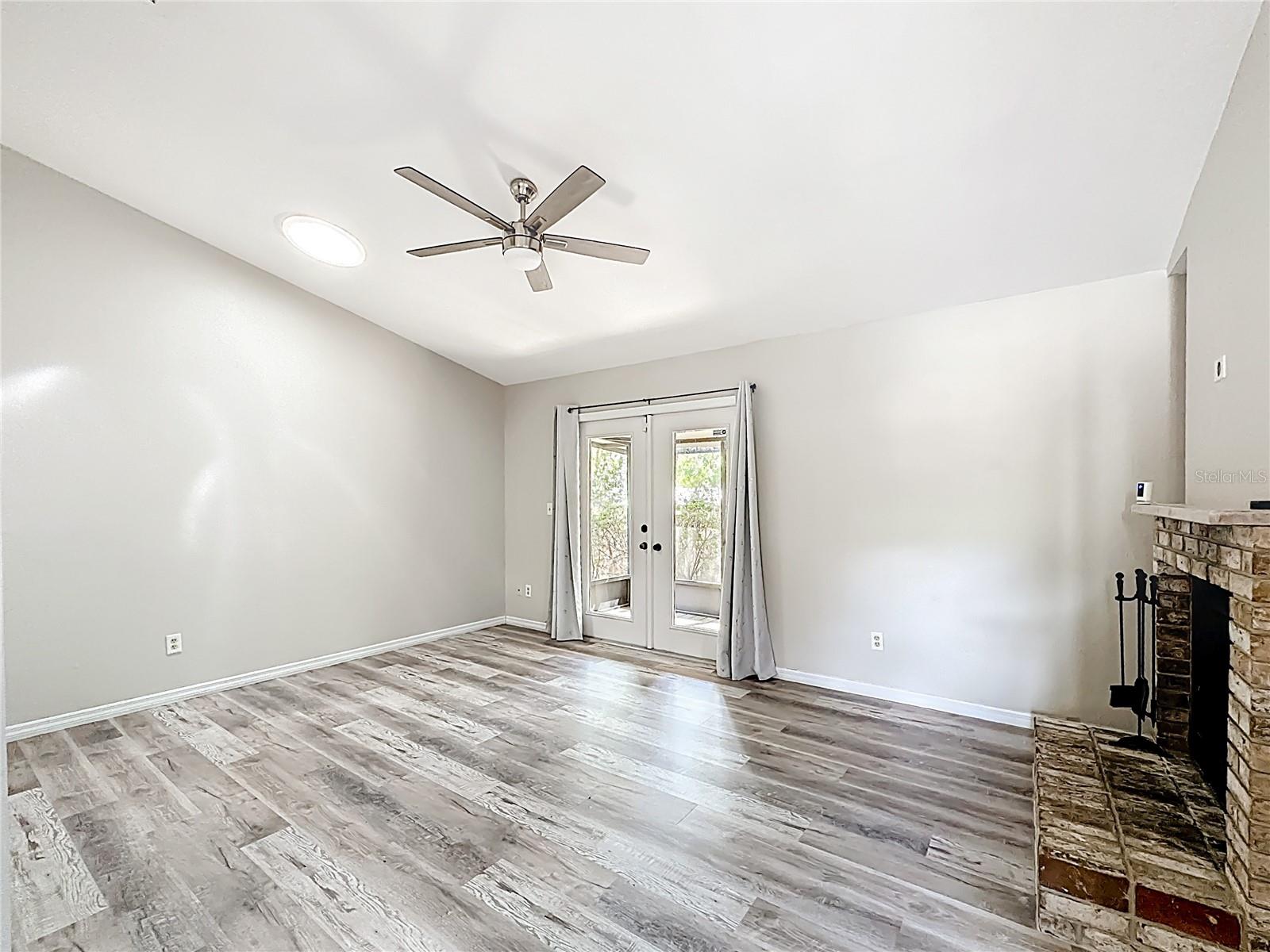 CEDAR CREEK - Residential