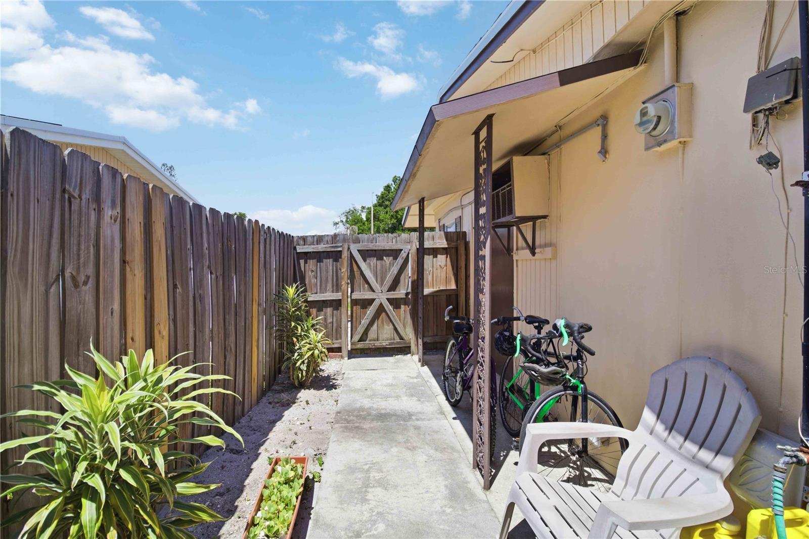 KENSINGTON PARK - Residential