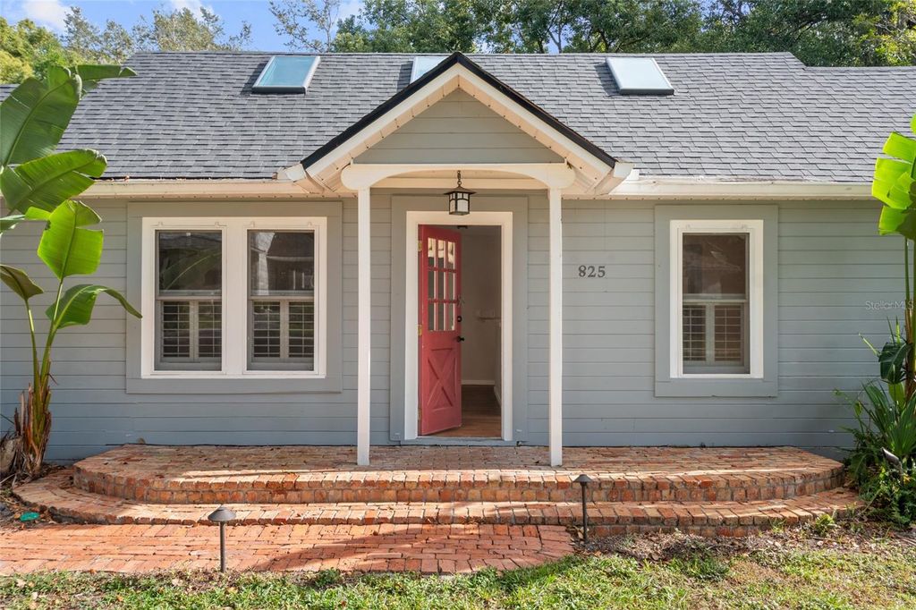 Photo of 825 Oakdale Street, Windermere, FL 34786 (MLS # O6364501)