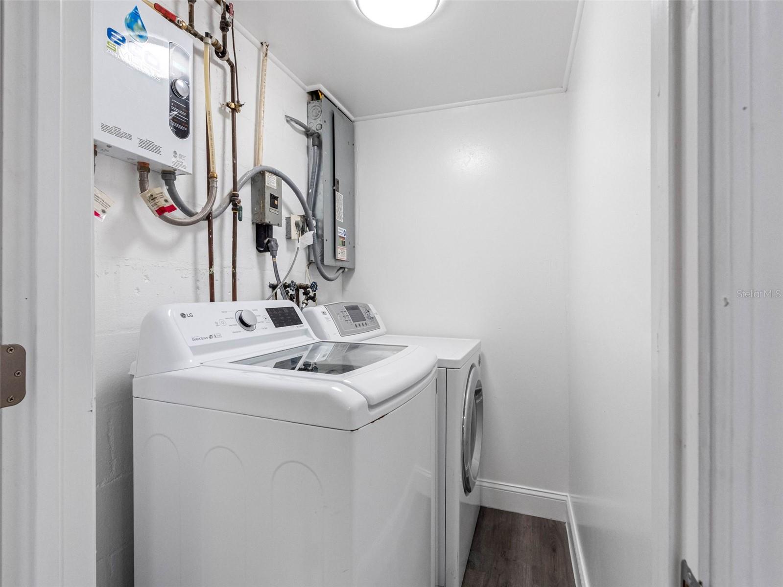 HOLIDAY LAKE ESTATES - Residential