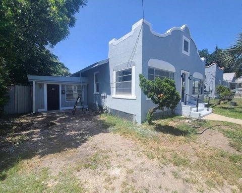 A home in DAYTONA BEACH