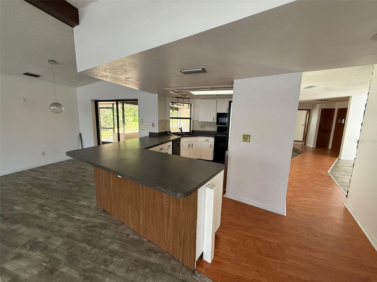 5312 SUWANNEE ROAD