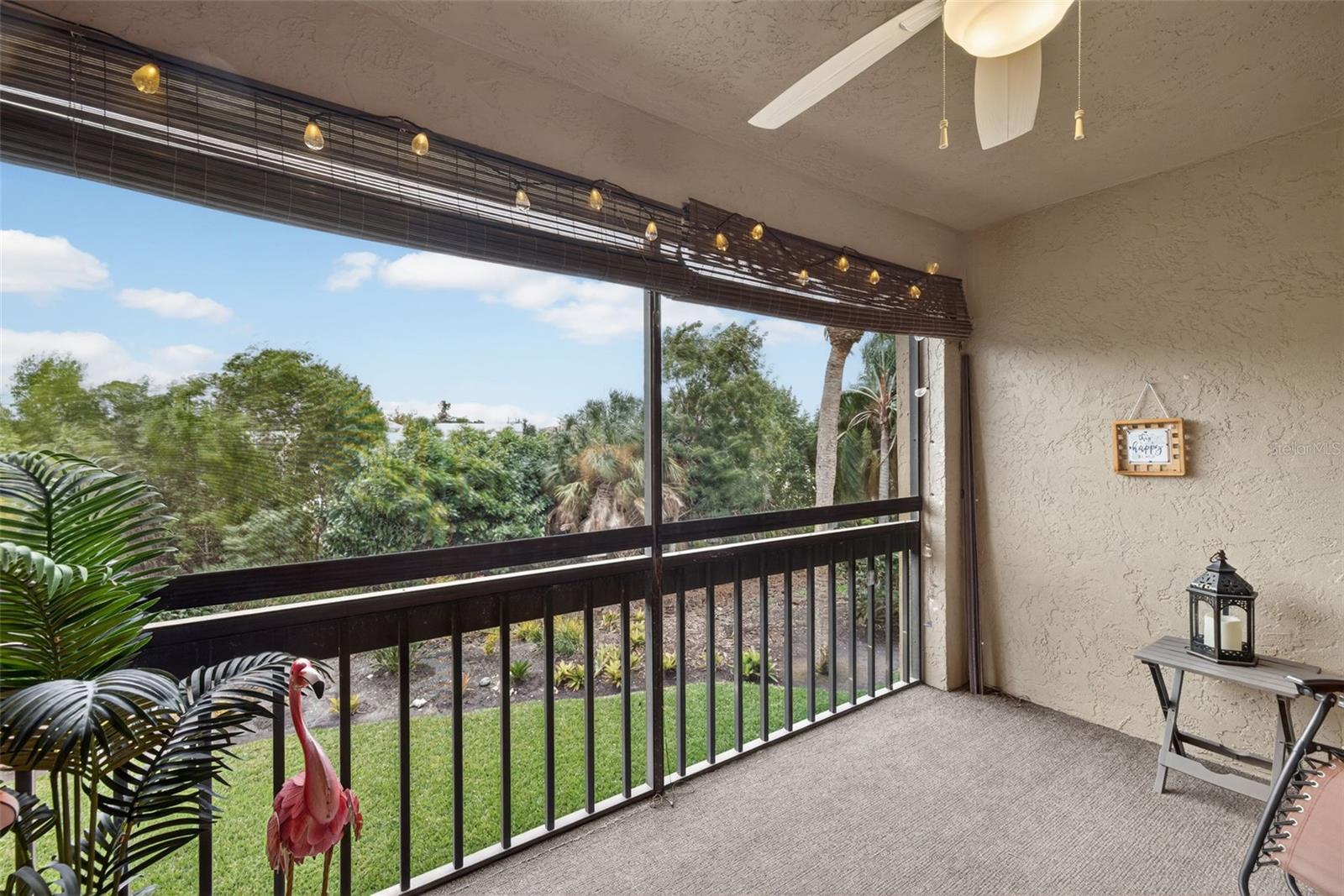 WINDWARD WAY CONDO SEC 01 - Residential