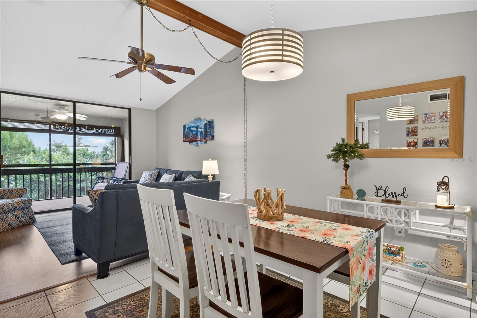 WINDWARD WAY CONDO SEC 01 - Residential