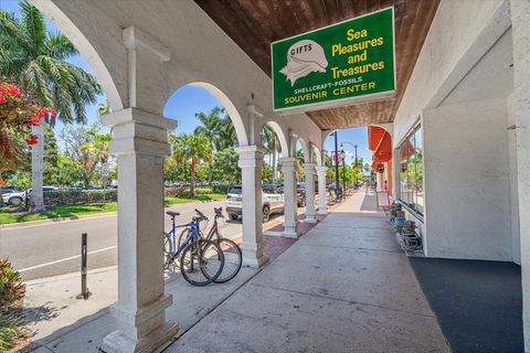 A home in VENICE