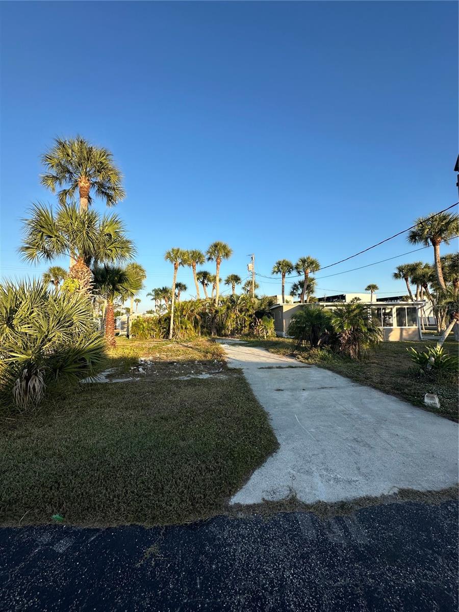 PARK POINTE MOB HME VLGE - Land