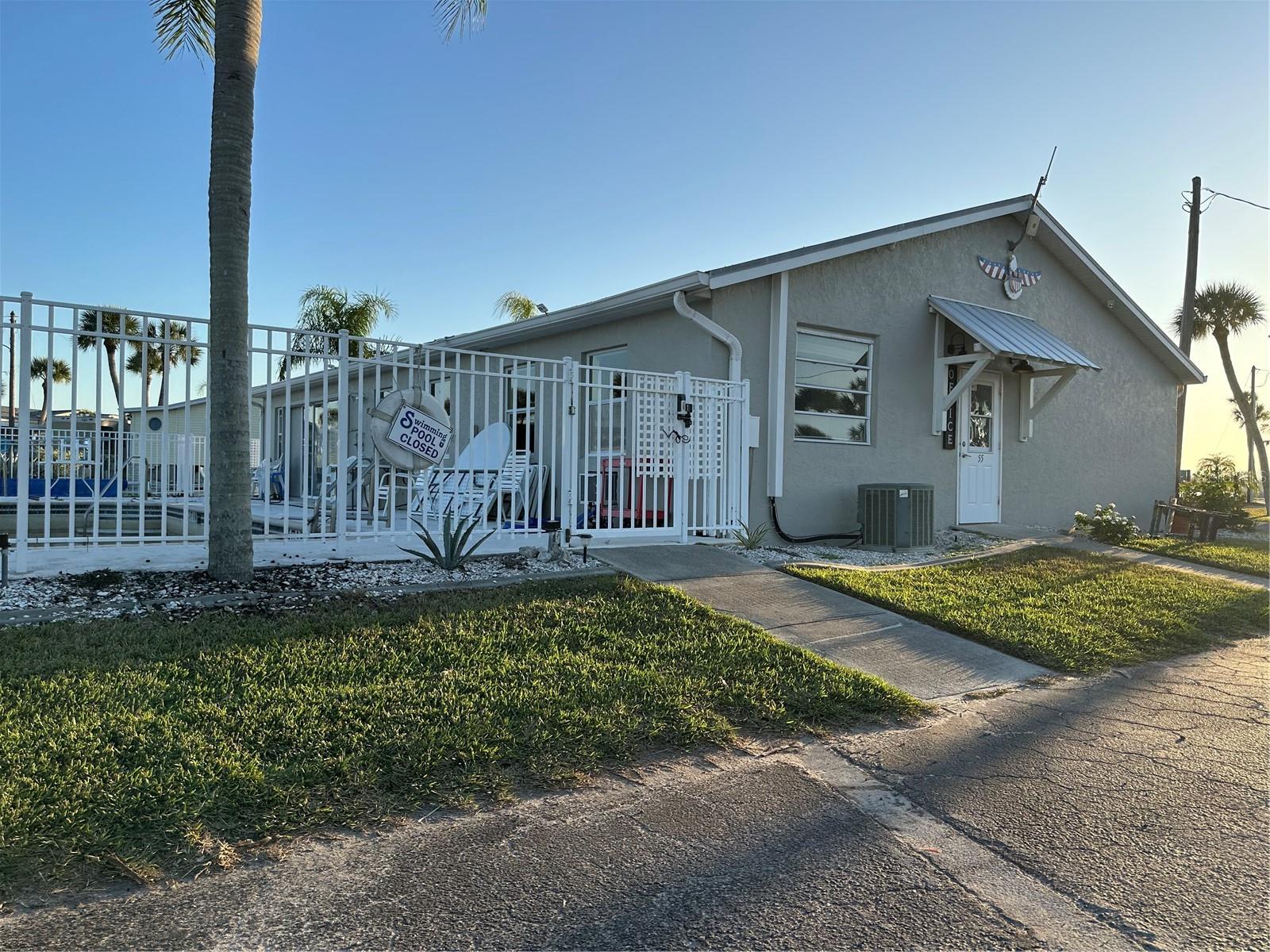 PARK POINTE MOB HME VLGE - Land